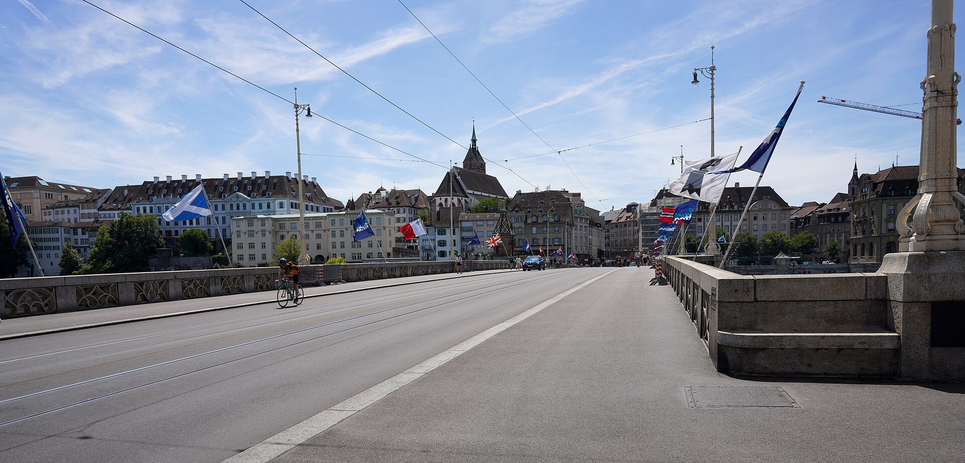 Среднеский мост Mittlere Brücke в Базеле